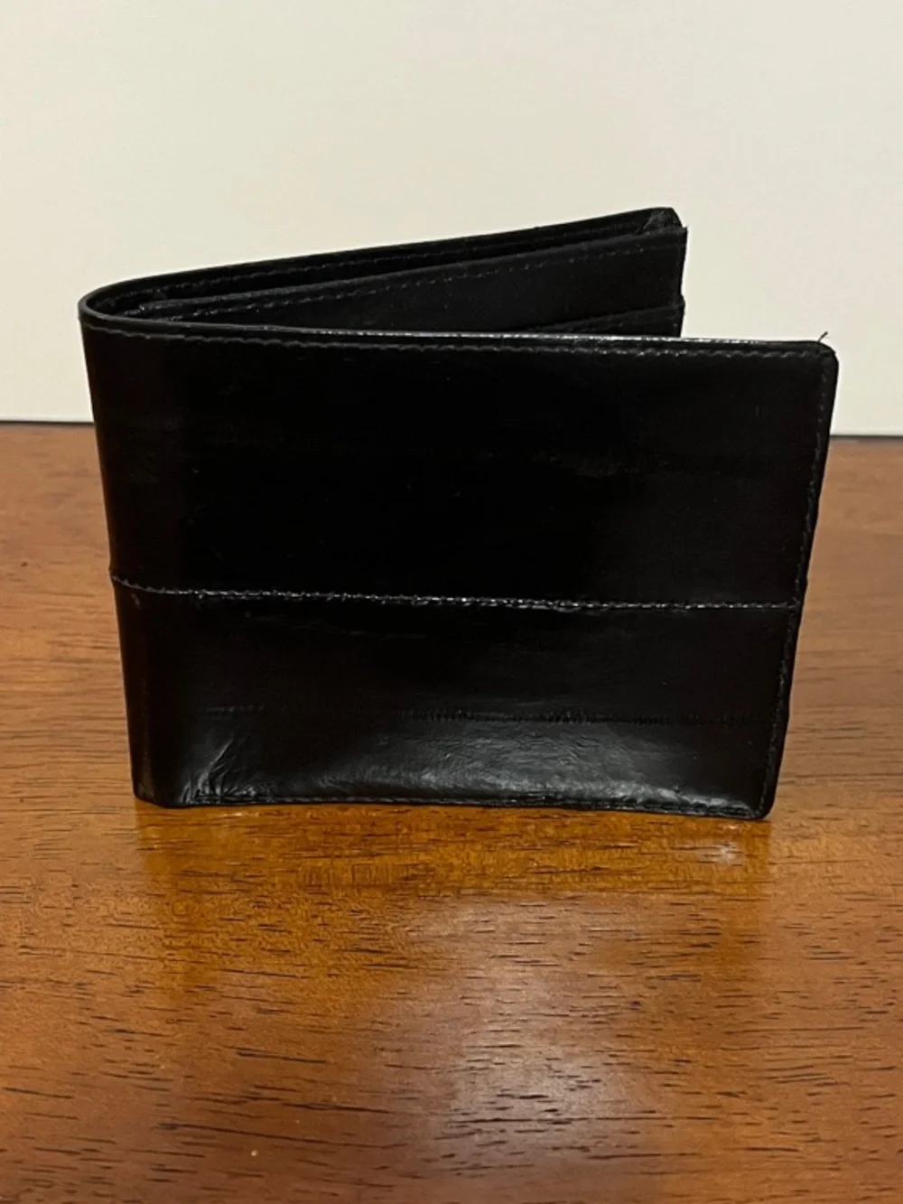 Men's Black Eel Skin Bifold Wallet - Smooth Finish